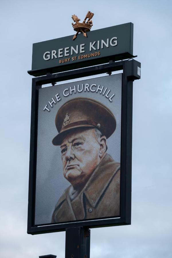 רויאל וולטון באסט The Churchill By Greene King Inns מראה חיצוני תמונה